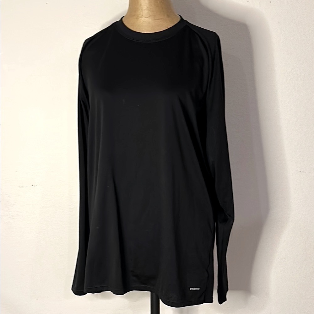 Patagonia L performance base layer capilene Black Long Sleeve Shirt great cond
